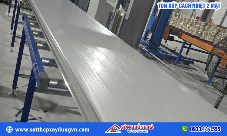 Tôn xốp cách nhiệt 2 mặt